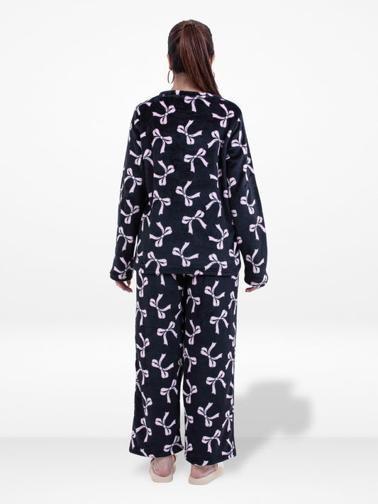 Women’s Bows All over Printed Pyjama Set – Long Sleeve Top & Pants, Soft Comfortable 2-Piece Sleepwear Nightwear for Cozy Winter Nights